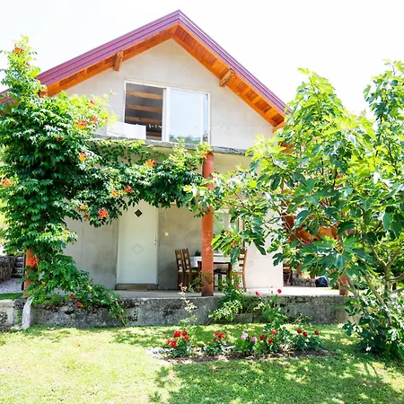 Kestenovac Casa de Férias